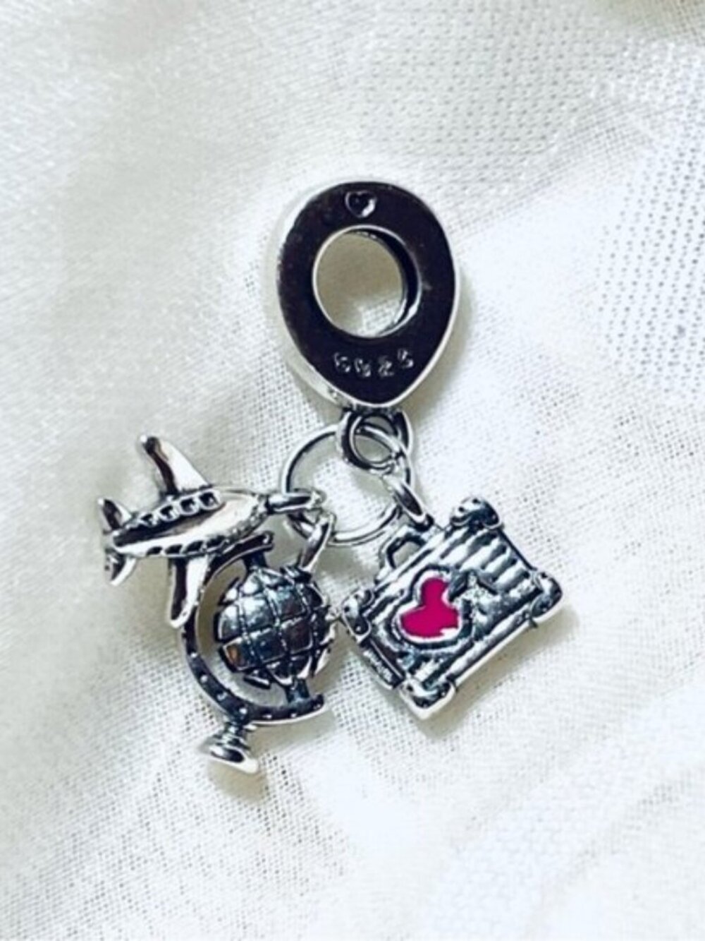 ✈️🌍 NWOT Travel Lovers Charm – Airplane, Globe & Suitcase 🎒✨